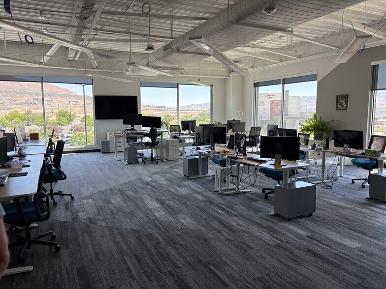 More Photos Of 13693 S 200 W, Draper Office For Lease