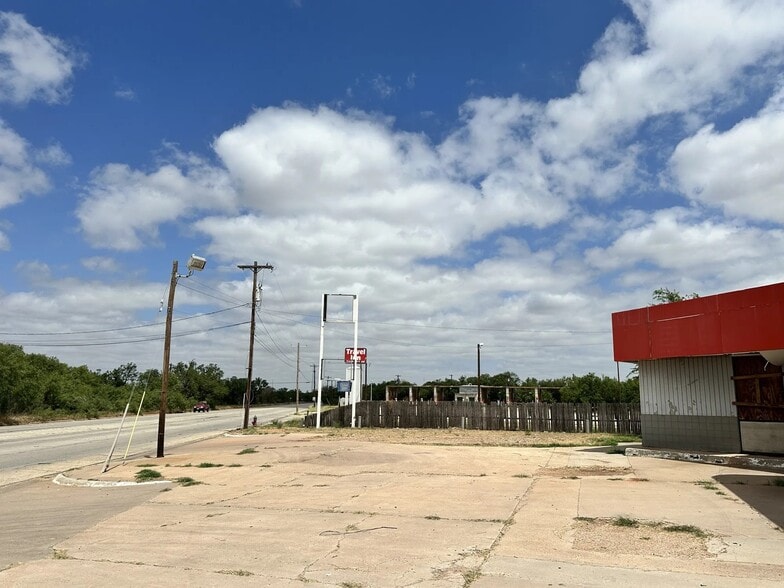 More Photos Of 2250 W Overland Trl, Abilene Convenience Store For Sale