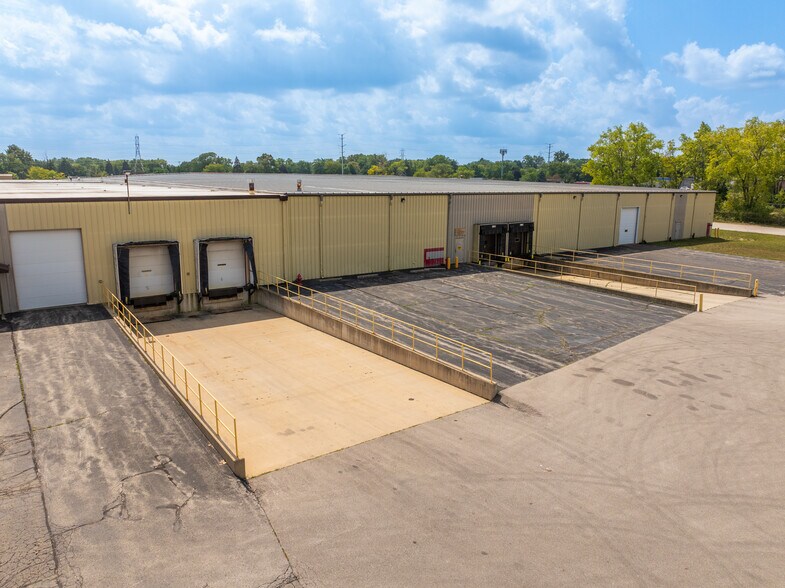More Photos Of 4200 39th Ave, Kenosha Warehouse For Sale