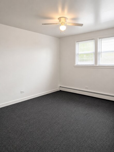 More Photos Of 1025-1049 W Vermont St, Calumet Park Apartments For Sale