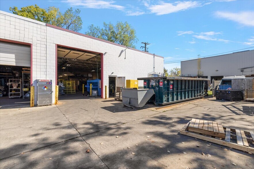 More Photos Of 14570 Barber Ave, Warren Warehouse For Sale