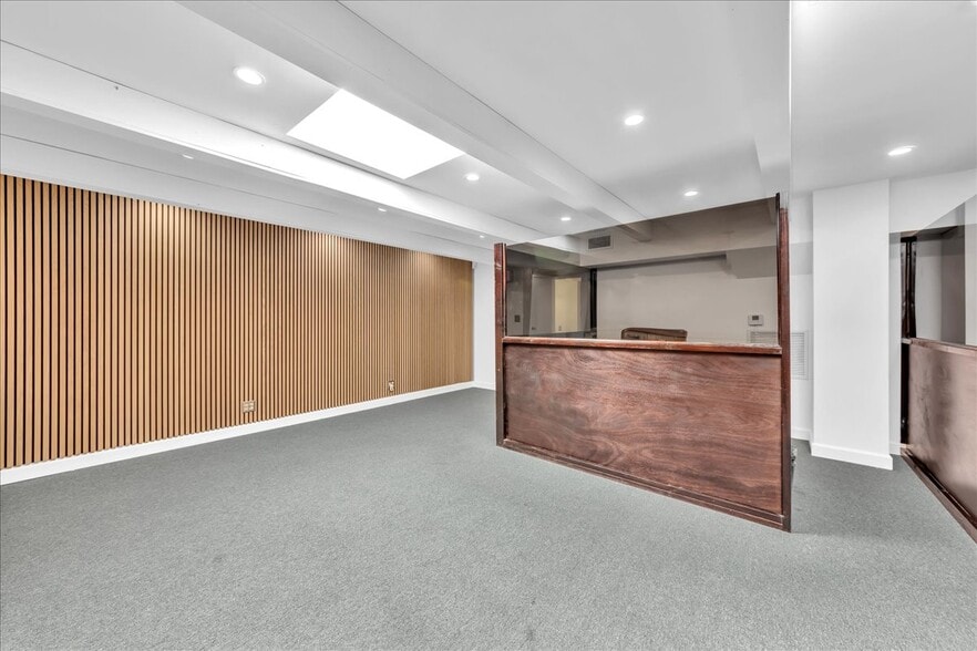 More Photos Of 500 NE 25th St, Pompano Beach Flex For Lease