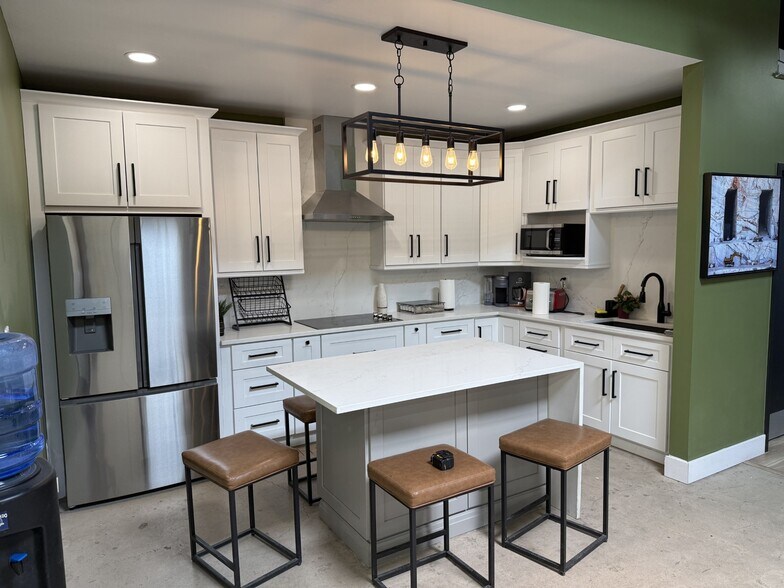 More Photos Of 765-795 S Jason St, Denver Warehouse For Sale