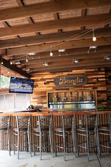 More Photos Of 2769 Nacogdoches Rd, San Antonio General Retail For Sale