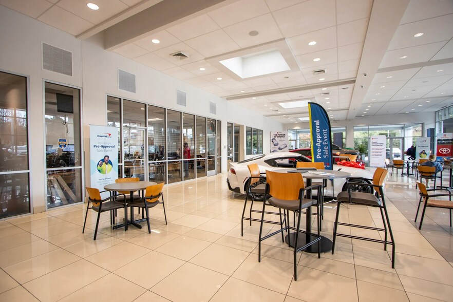 More Photos Of 2136 Sunset Blvd, West Columbia Auto Dealership For Sale