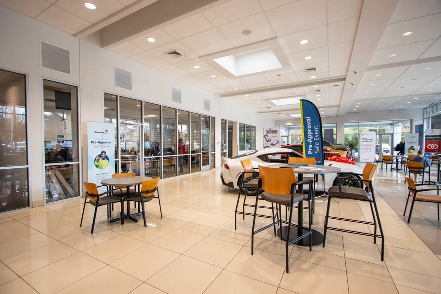 More Photos Of 2136 Sunset Blvd, West Columbia Auto Dealership For Sale