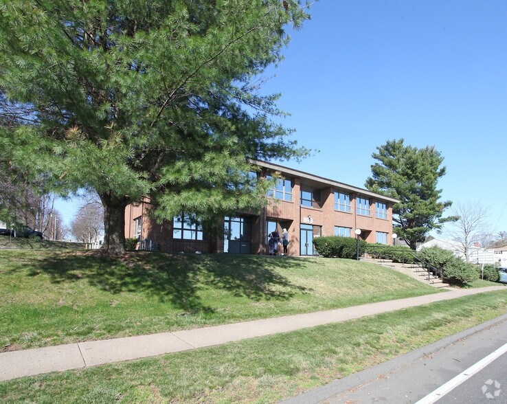More Photos Of 899 Silas Deane Hwy, Wethersfield Medical For Lease