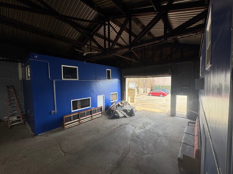 More Photos Of 349 Union Ave, Westbury Warehouse For Sale