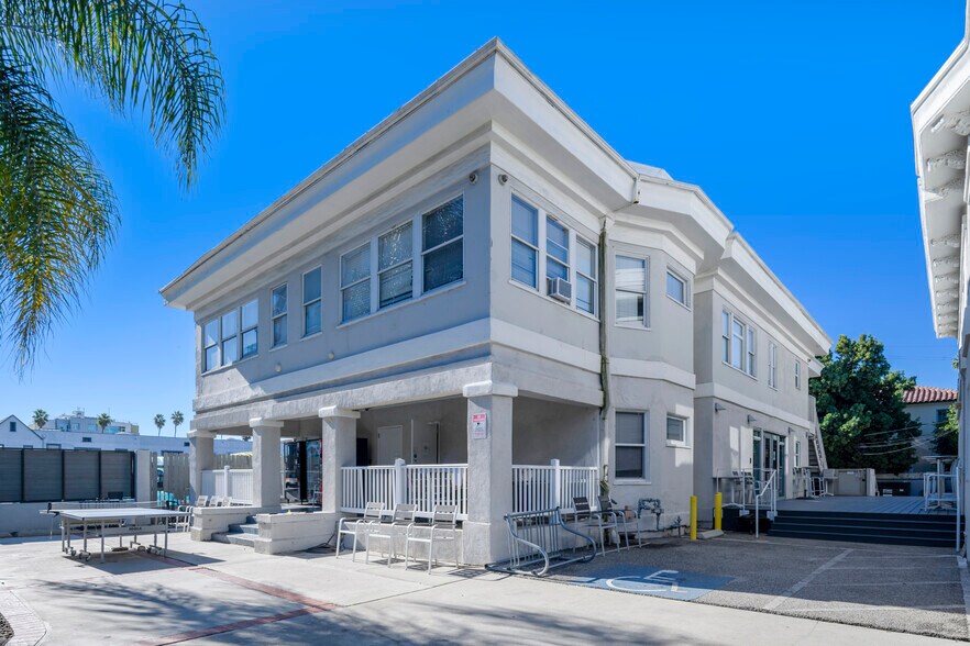 More Photos Of 1551-1555 Cassil Pl, Los Angeles Office For Lease