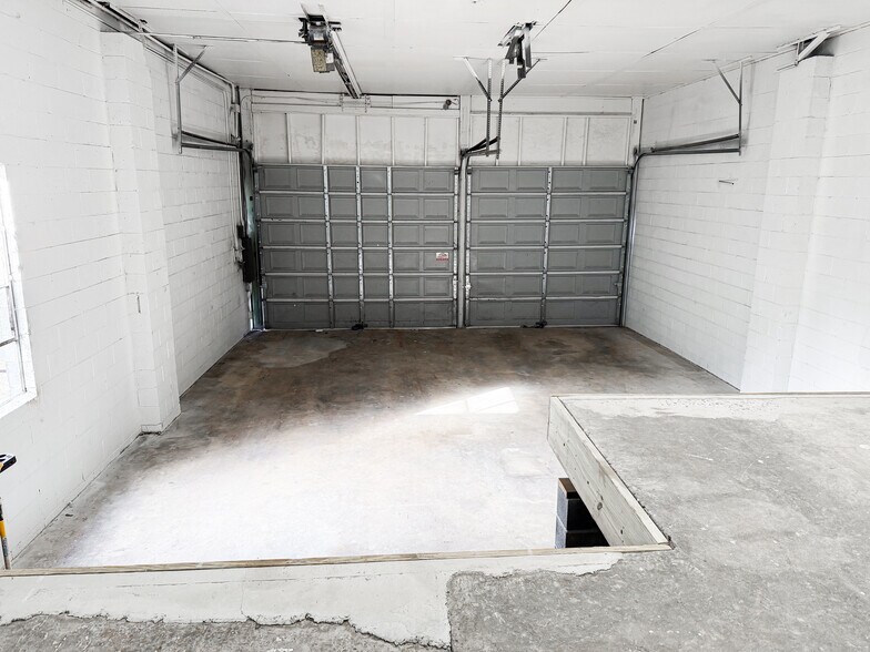 More Photos Of 200 Cooper St, Beverly Distribution For Sale