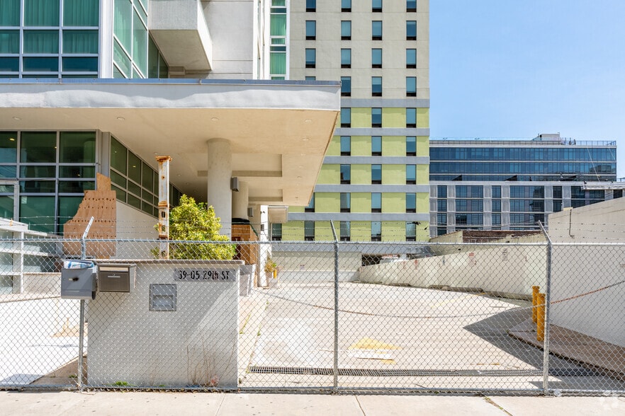 More Photos Of 39-05 29th St, Long Island City Hotel For Sale