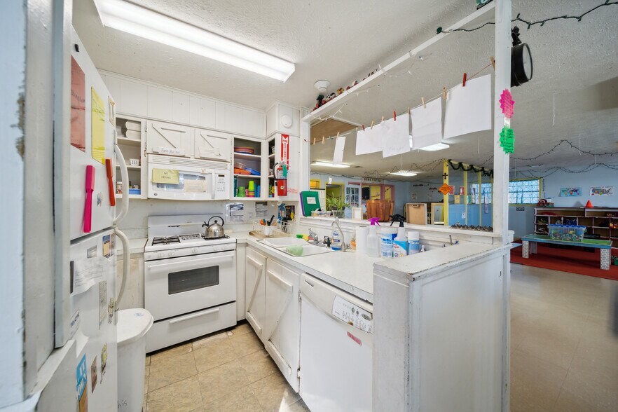 More Photos Of 235 Pine St, Oologah Daycare Center For Sale