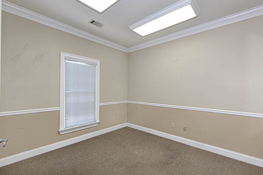 More Photos Of 5050 Warm Springs Rd, Columbus Office For Sale