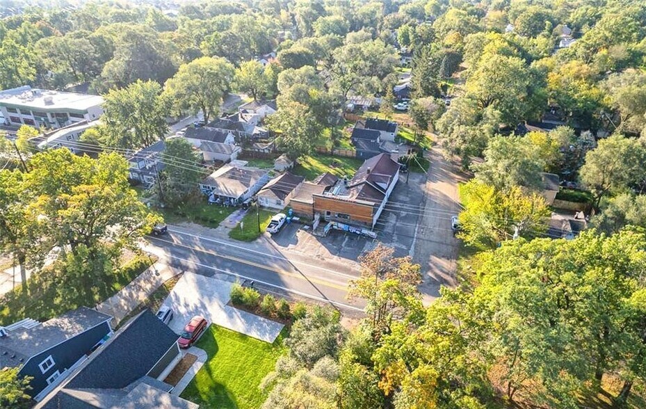 More Photos Of 1209 W Oakley Park Rd, Wolverine Lake Apartments For Sale