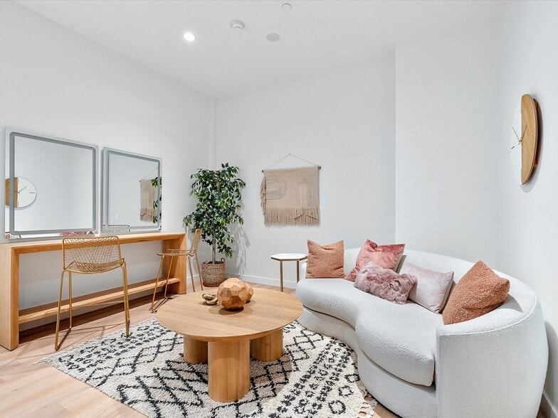 More Photos Of 7610 Biscayne Blvd, Miami General Retail For Sale