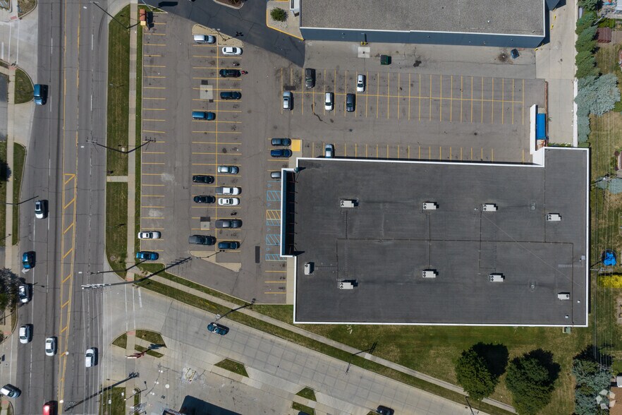 More Photos Of 19001 E Nine Mile, Eastpointe Freestanding For Lease