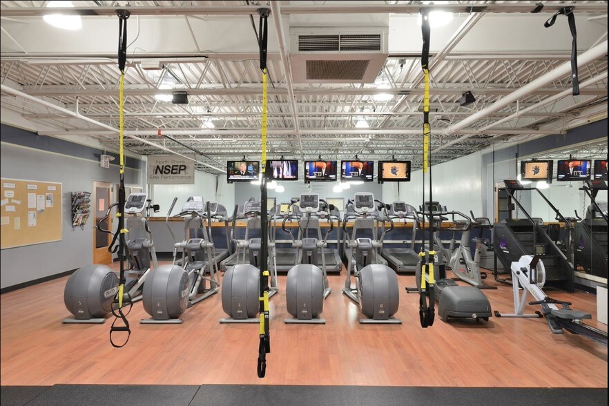 More Photos Of 2275 Half Day Rd, Bannockburn Office For Lease