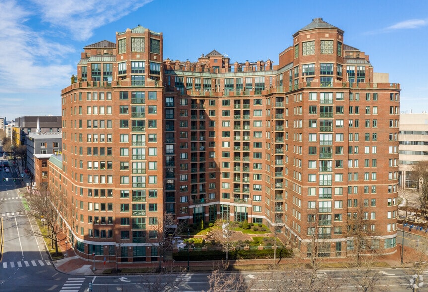 Primary Photo Of 10 Rogers St, Cambridge Apartments For Sale