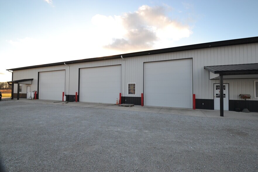 More Photos Of 3247 E State Road 28, Tipton Warehouse For Sale