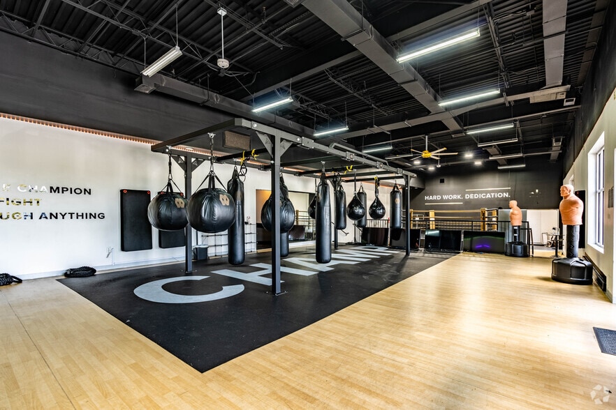 More Photos Of 5714 Edmondson Pike, Nashville Freestanding For Sale