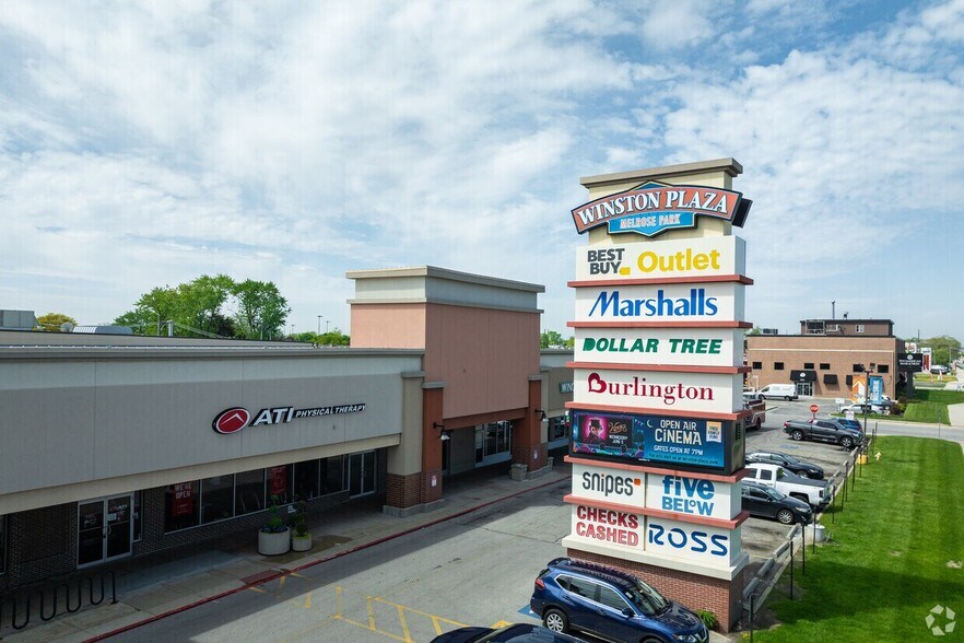 More Photos Of 950 Winston Plz, Melrose Park Supermarket For Lease