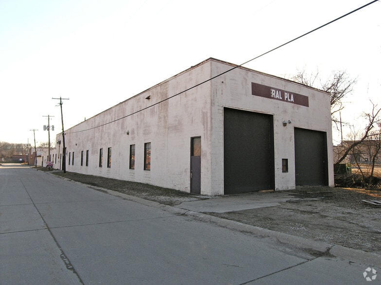 More Photos Of 1050 Eagon St, Barberton Manufacturing For Lease
