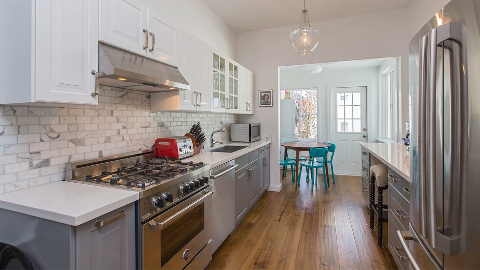 More Photos Of 1616-1618 Pacific Ave, San Francisco Office Residential For Lease