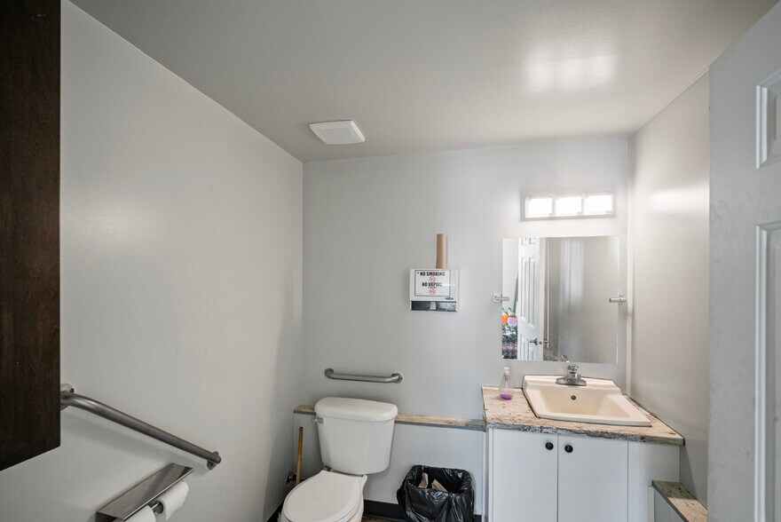 More Photos Of 58 Bridge St, Carleton Place Restaurant For Sale