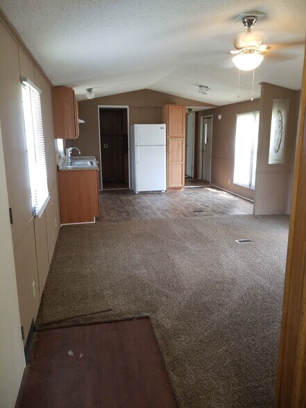 More Photos Of 1-16 Ez Ln, Manchester Manufactured Housing Mobile Home Park For Sale