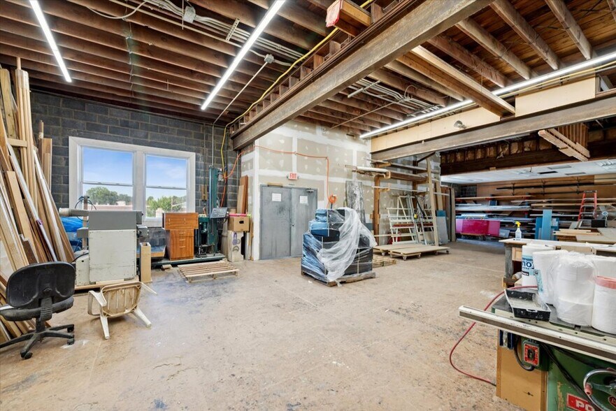 More Photos Of 401 State Route 202, Raritan Freestanding For Lease