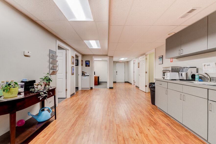 More Photos Of 2824 Mack Rd, Fairfield Loft Creative Space For Sale