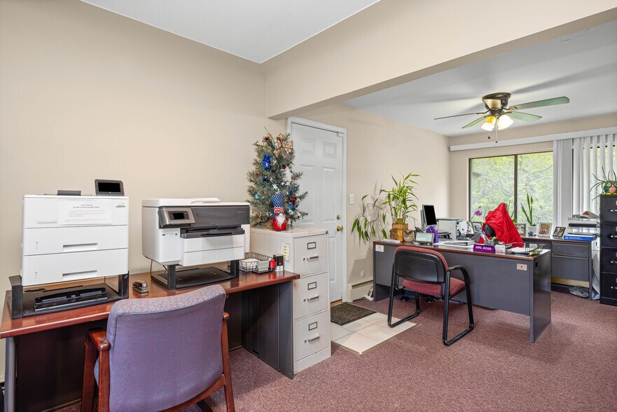 More Photos Of 7217 Sashabaw Rd, Village of Clarkston Office Residential For Sale