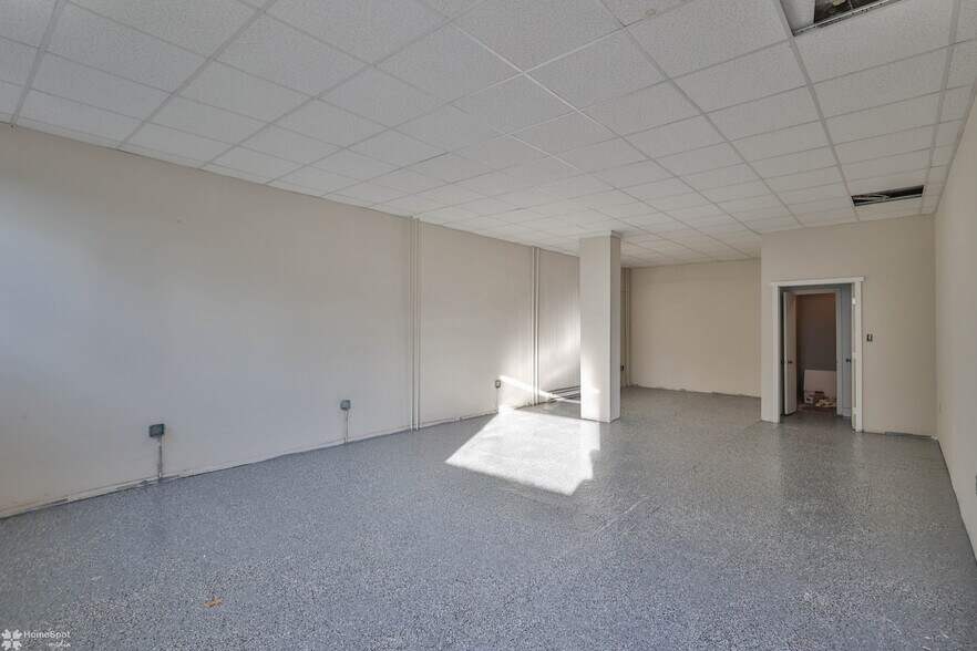 More Photos Of 501-503 N Front St, Allentown Storefront Retail Residential For Lease