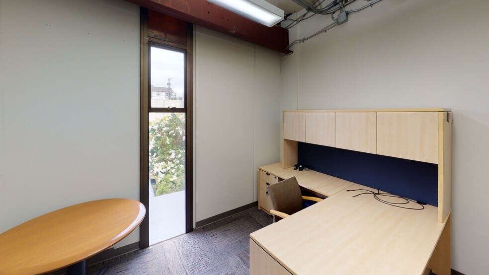 More Photos Of 711 6th Ave N, Seattle Office For Lease