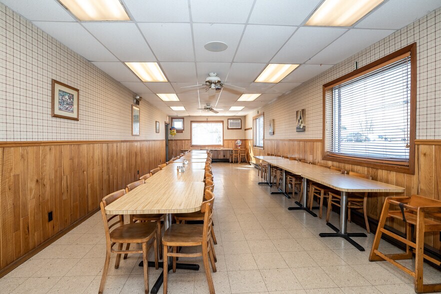 More Photos Of 255 S Main St, East Windsor Restaurant For Sale