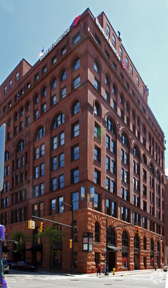 More Photos Of 40 Pearl St NW, Grand Rapids Office For Lease