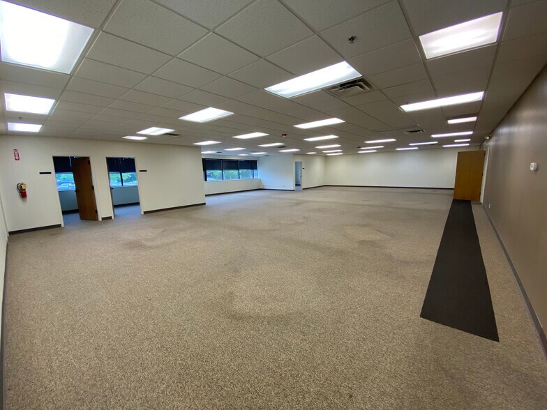 More Photos Of 2110 Fox Dr, Champaign Office For Sale