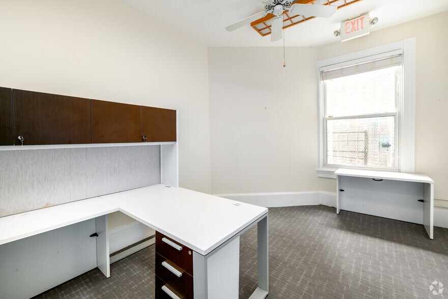 More Photos Of 1230 17th St NW, Washington Office Residential For Sale