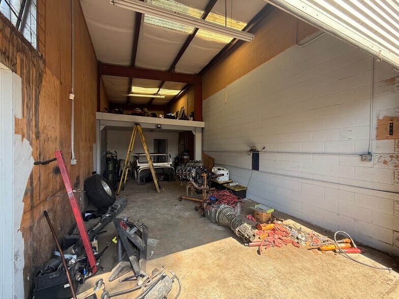 More Photos Of 1259-1265 Broadway, El Cajon Auto Repair For Lease