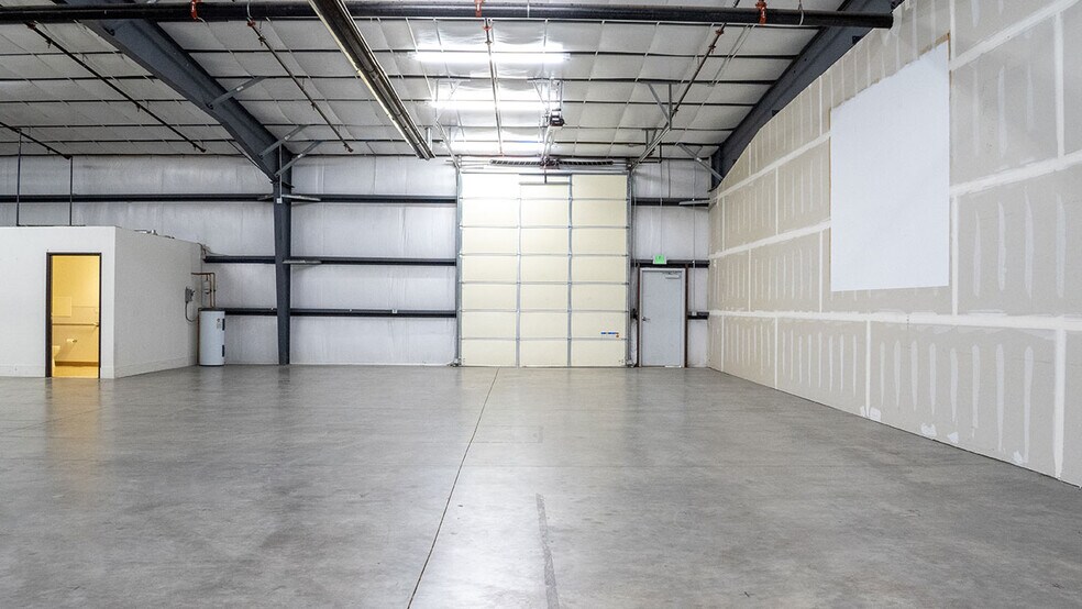 More Photos Of 14215 Mead St, Longmont Warehouse For Lease