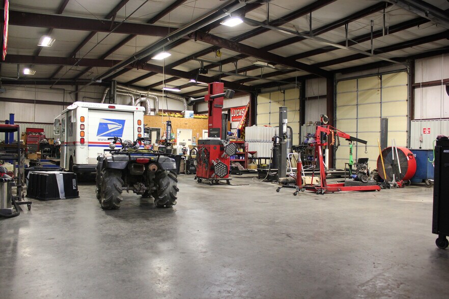 More Photos Of 912 SW 15th St, Wagoner Warehouse For Sale