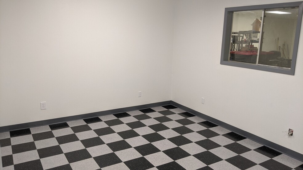 More Photos Of 6504 McGrew St, Houston Warehouse For Lease