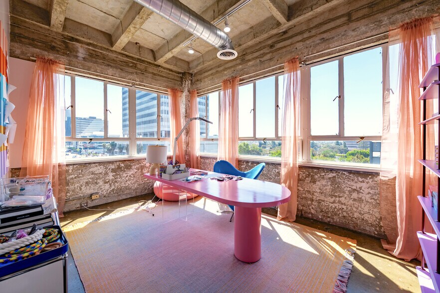 More Photos Of 6363 Wilshire Blvd, Los Angeles Loft Creative Space For Lease