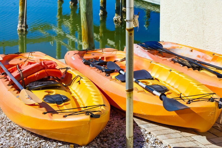 More Photos Of 9022 Midnight Pass Rd, Sarasota Apartments For Sale