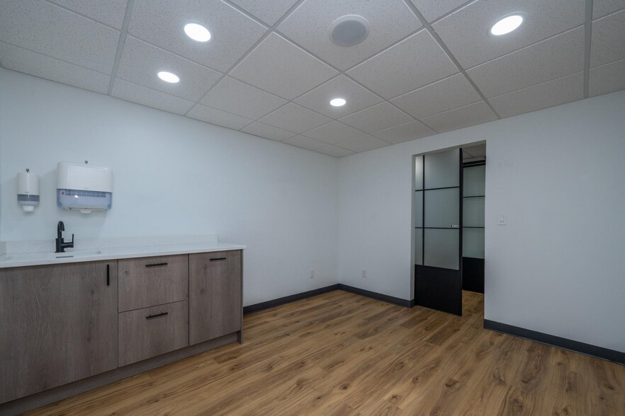 More Photos Of 3830-3824-M-139 Saint Joseph, MI 49085, Saint Joseph Medical For Sale