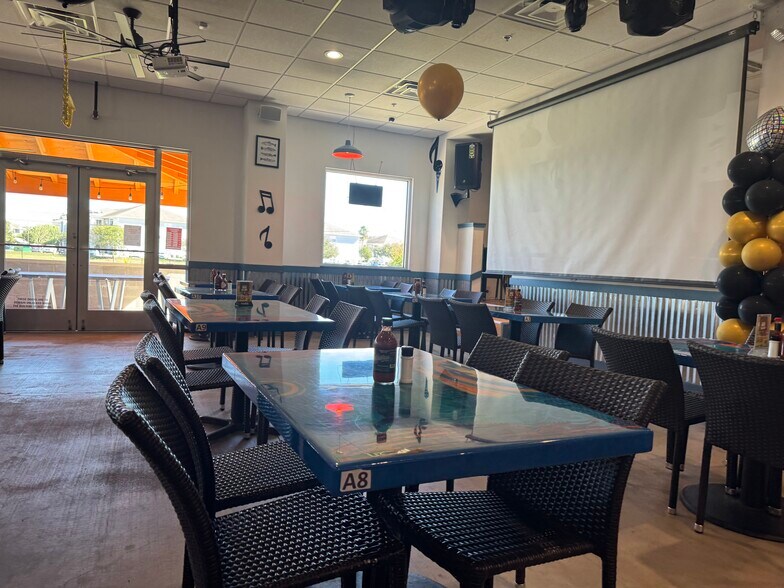 More Photos Of 3302 Shaver St, Pasadena Restaurant For Sale