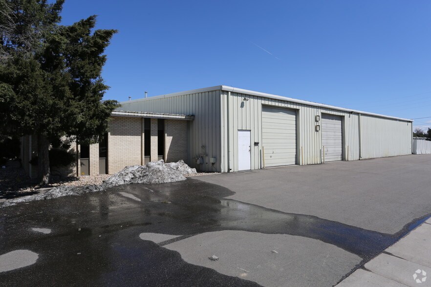 More Photos Of 1690 Chambers Rd, Aurora Light Distribution For Lease