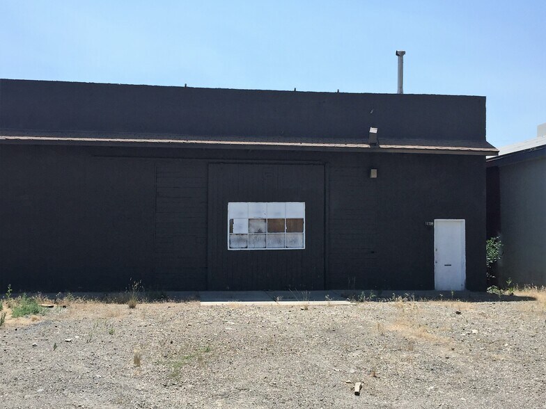 More Photos Of 219-230 W Commercial St, Elko Flex For Lease