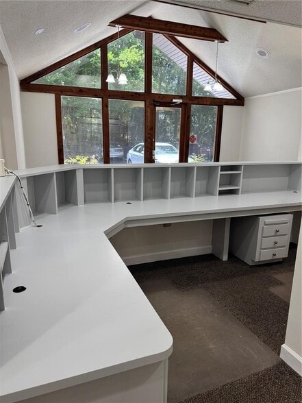 More Photos Of 17 NW 33rd Ct, Gainesville Office For Lease