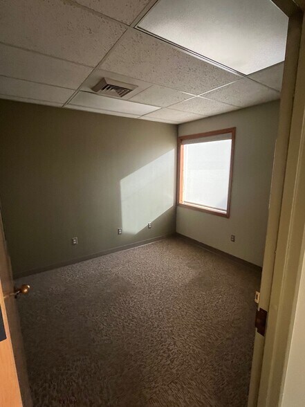More Photos Of 2626 W Kennewick Ave, Kennewick Office For Lease